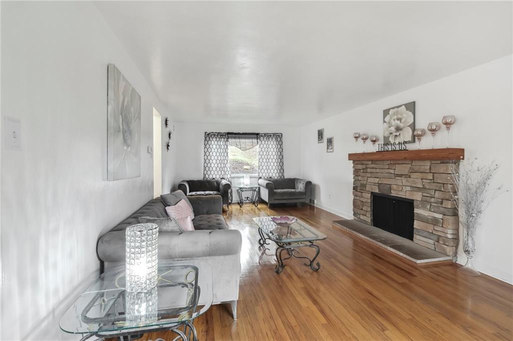 2093 Noblestown Road Pittsburgh, PA 15205 - Photo 8 of 50 living room