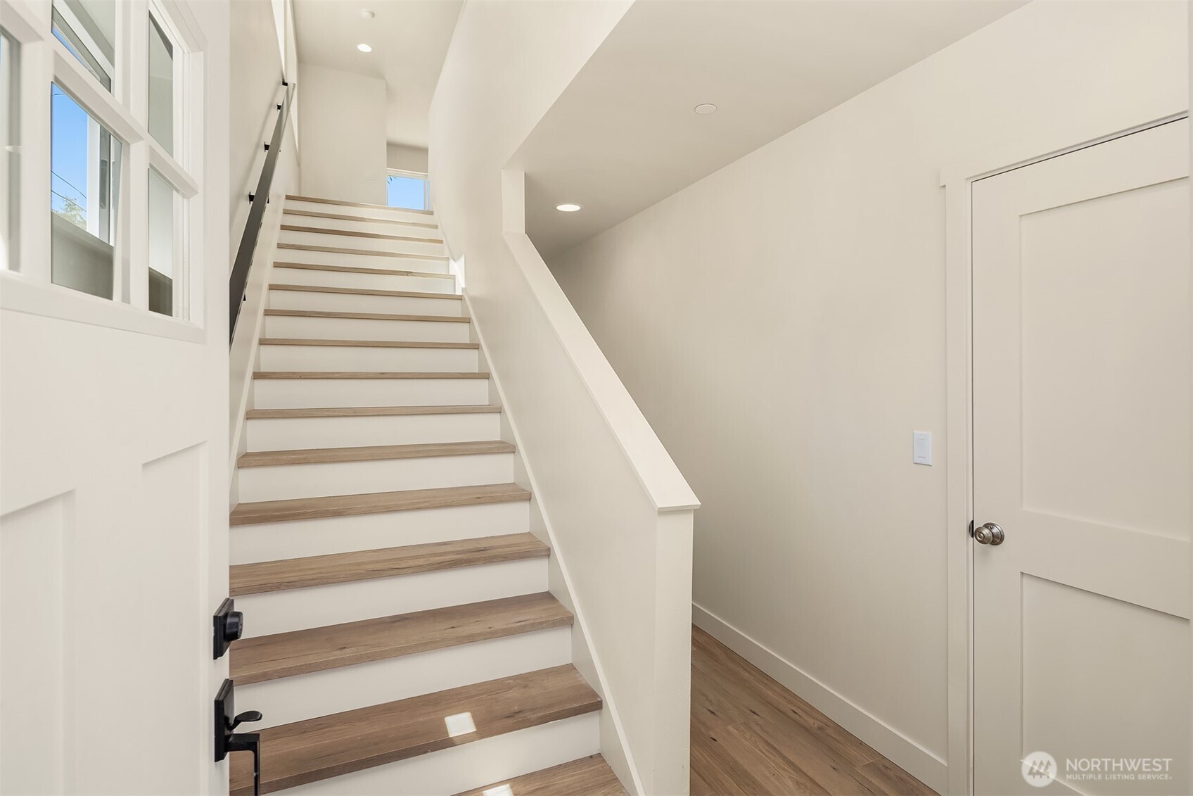 6618 52nd Avenue West University Place, WA 98467 - Photo 22 of 26 a view of entryway