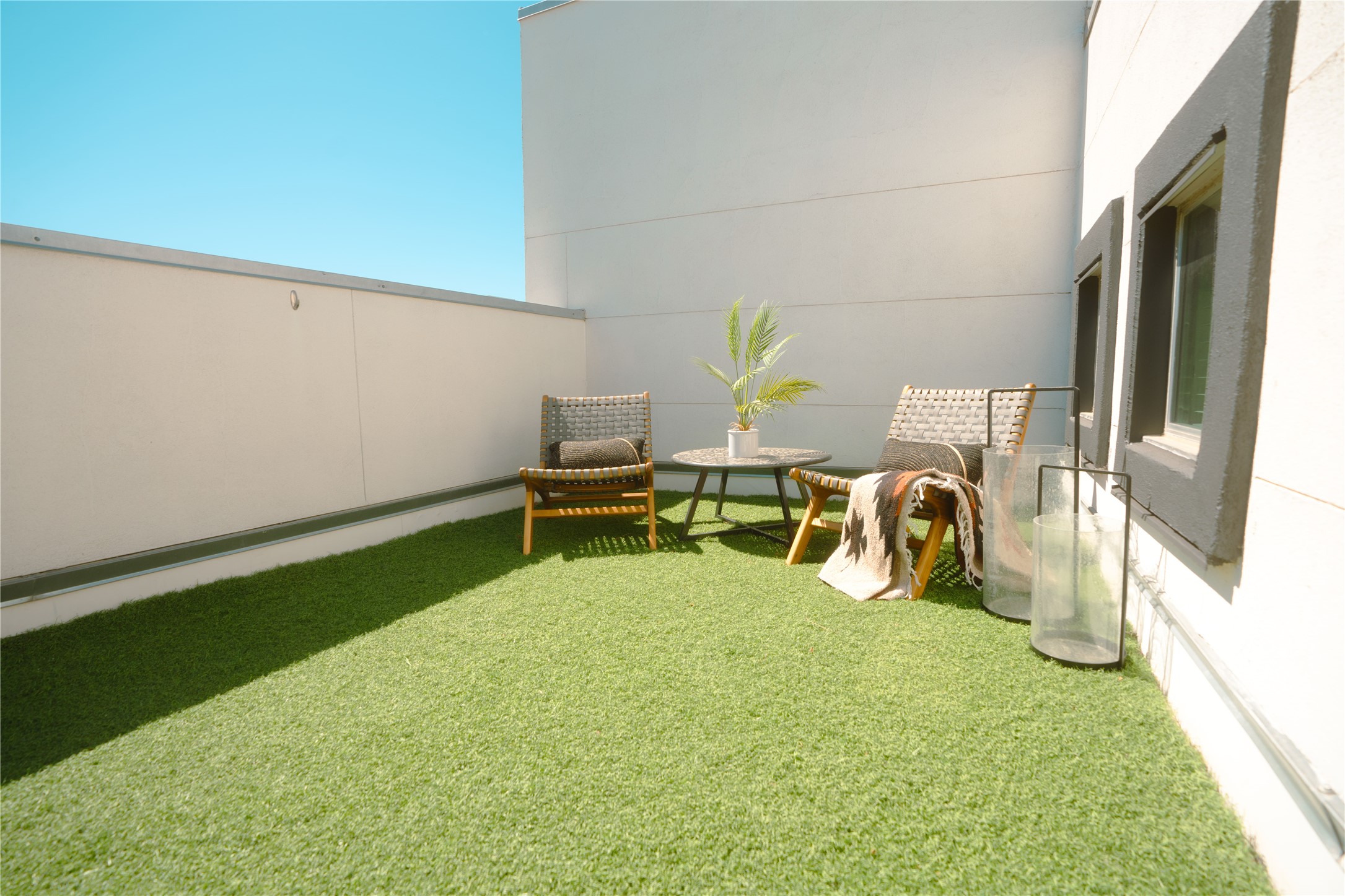 4801 South Congress Avenue, Unit H5 Austin, TX 78745 - Photo 29 of 39 View of green lawn with a patio