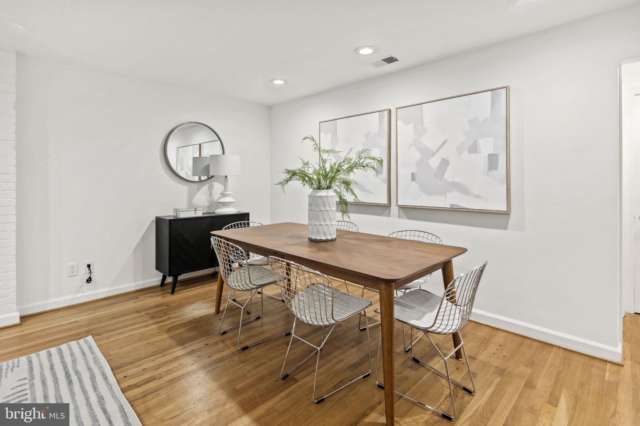 1820 Kalorama Road Northwest, Unit 1 Washington, DC 20009 - Photo 23 of 41 Dining area