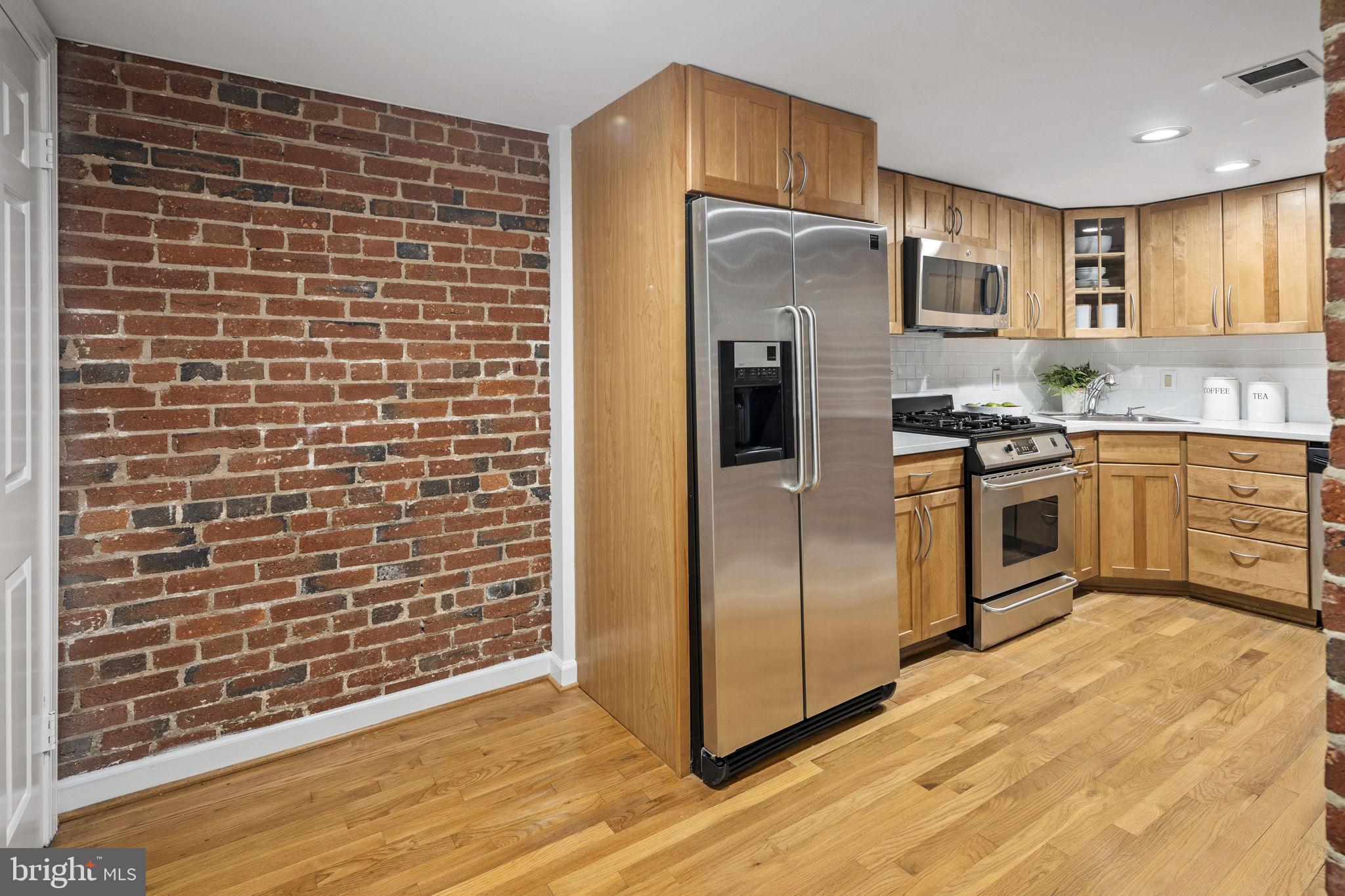 1820 Kalorama Road Northwest, Unit 1 Washington, DC 20009 - Photo 26 of 41 Spacious kitchen w/ lots of cabinetry