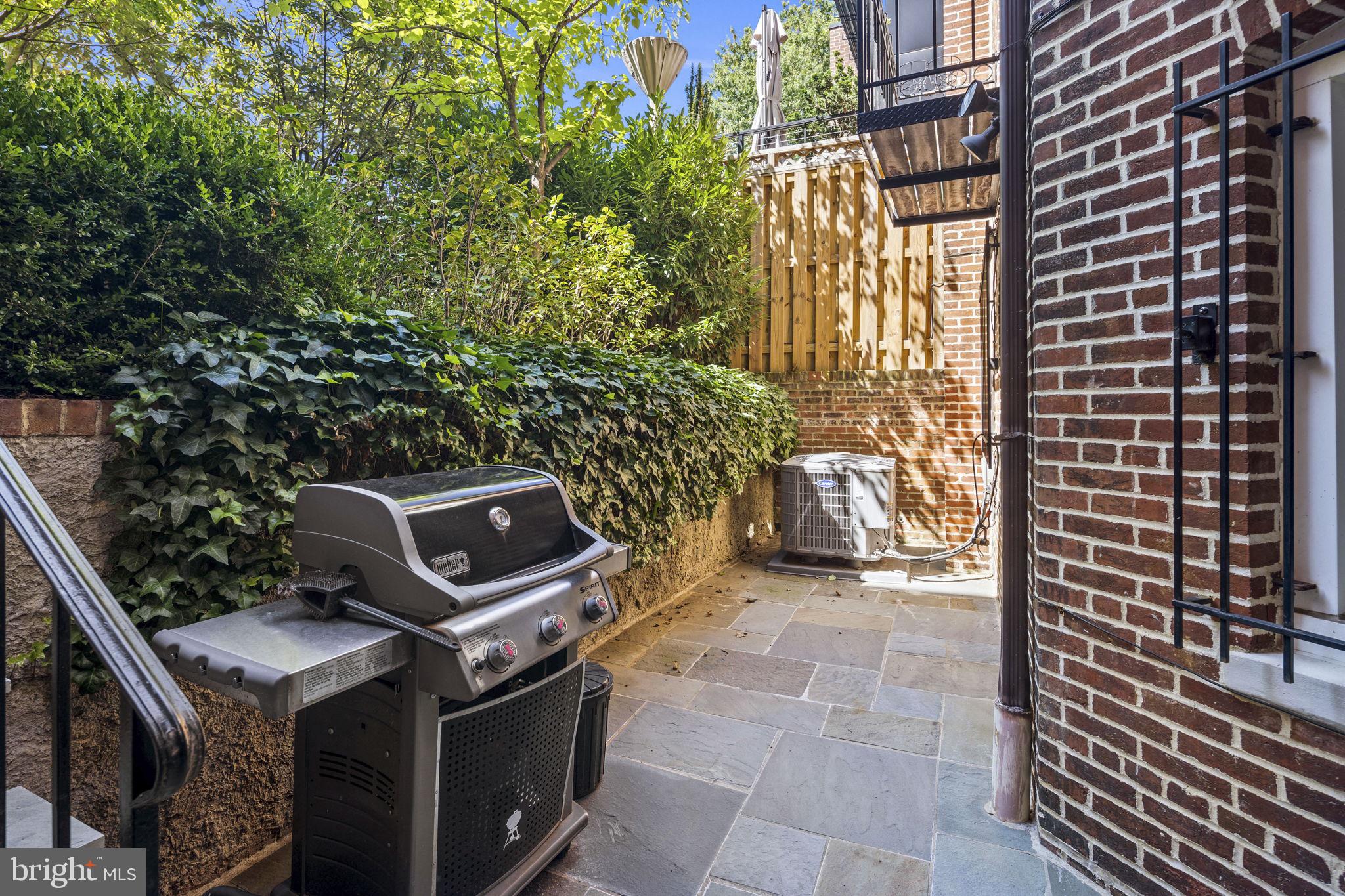 1820 Kalorama Road Northwest, Unit 1 Washington, DC 20009 - Photo 39 of 41 Great place to BBQ