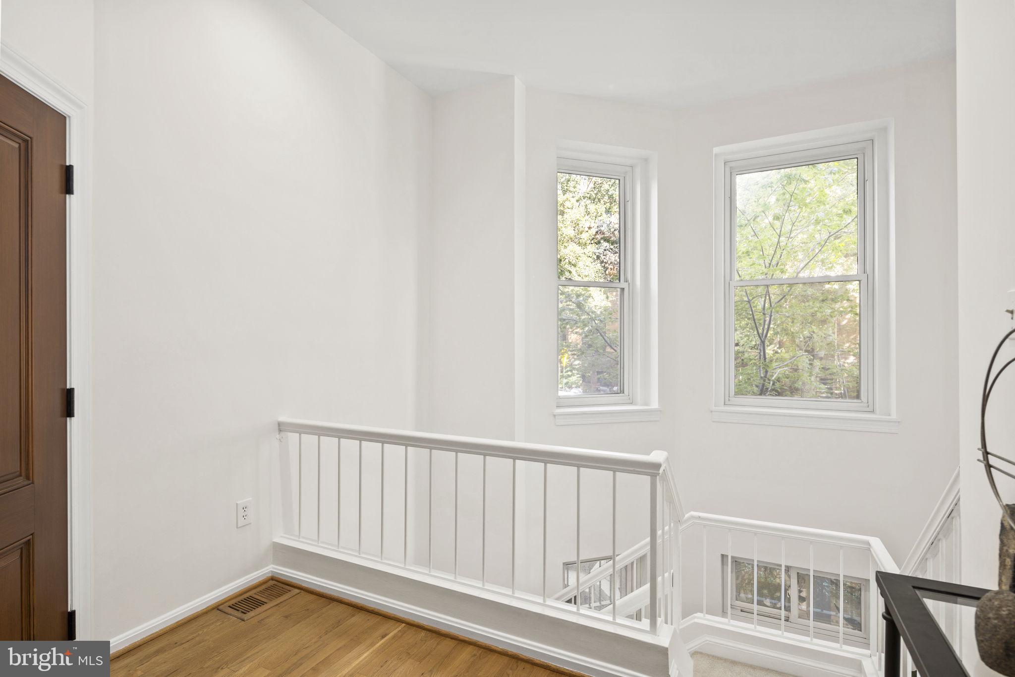1820 Kalorama Road Northwest, Unit 1 Washington, DC 20009 - Photo 4 of 41 Dramatic two-story entryway