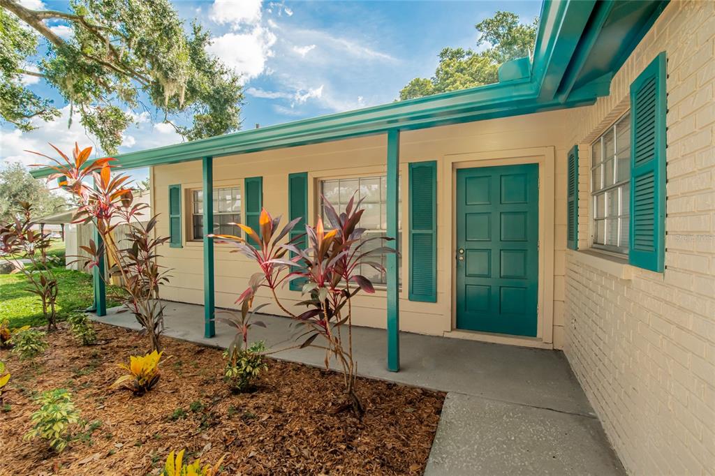 611 Highview Circle North Brandon, FL 33510 - Photo 2 of 17