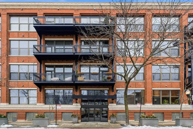 $360,000 | 1040 West Adams Street, Unit 416, Chicago, IL 60607
