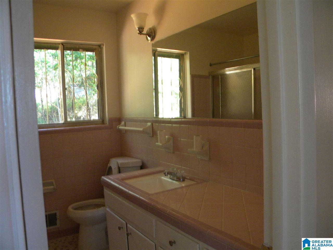 3065 Wenonah Park Road Southwest Birmingham, AL 35211 - Photo 4 of 15