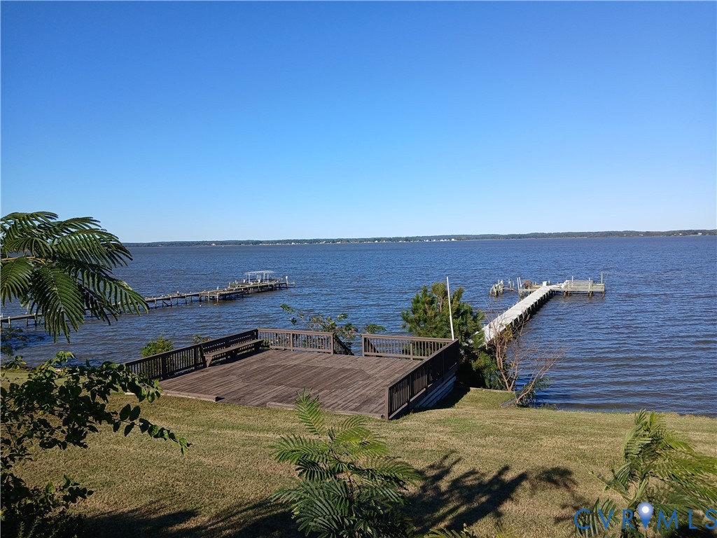 393 Daingerfield Road Tappahannock, VA 22560 - Photo 3 of 26