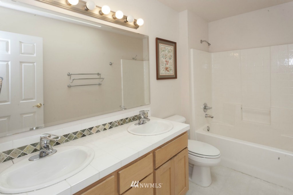 1906 243rd Street Southwest Bothell, WA 98021 - Photo 14 of 23