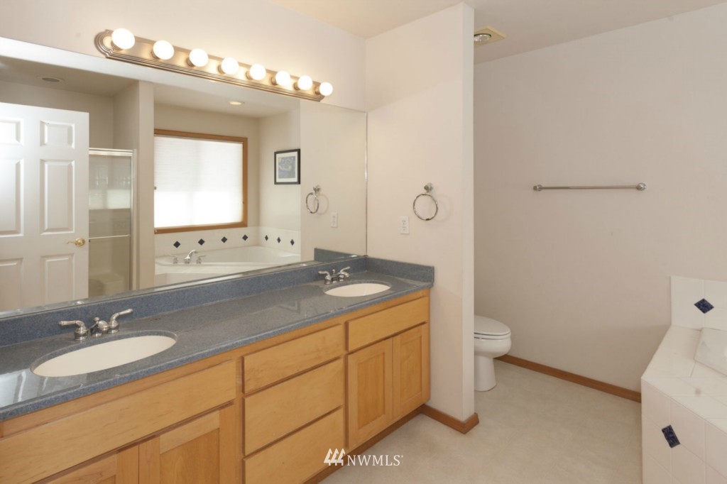 1906 243rd Street Southwest Bothell, WA 98021 - Photo 16 of 23