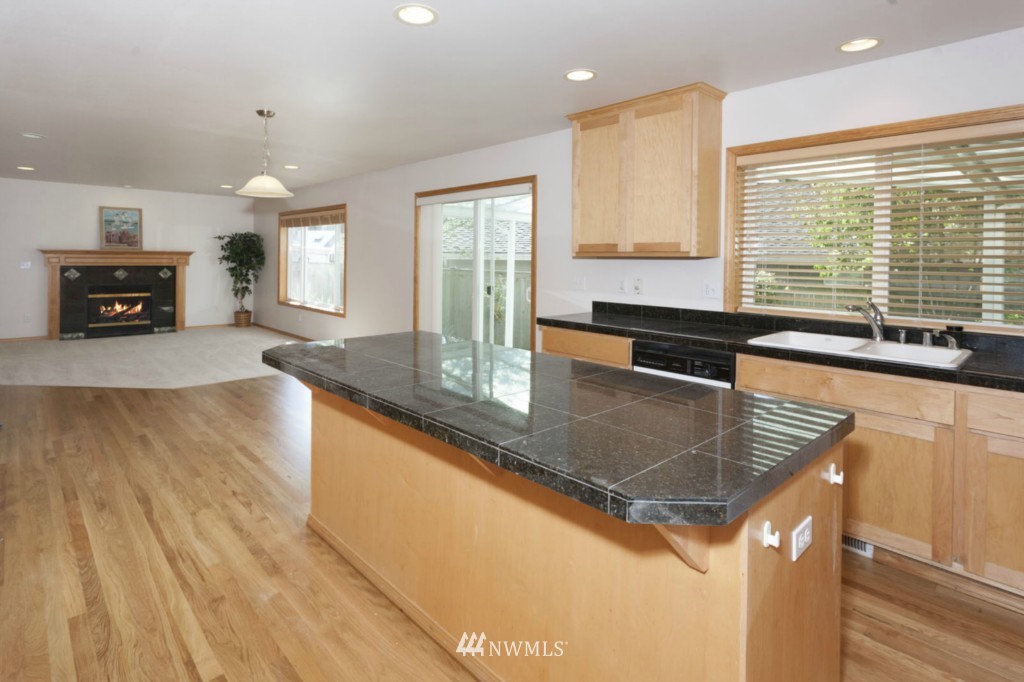 1906 243rd Street Southwest Bothell, WA 98021 - Photo 5 of 23