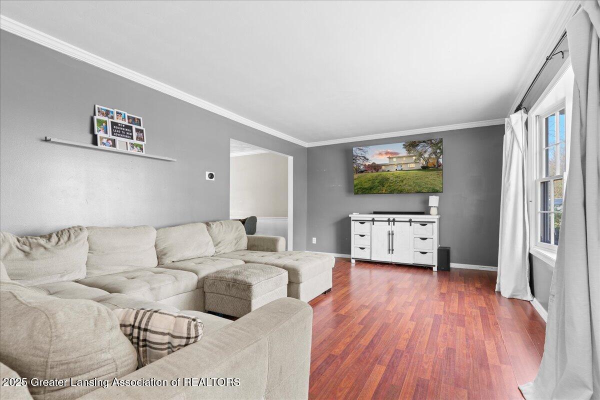 5201 Greenbriar Road Lansing, MI 48917 - Photo 5 of 30 06-Media Jett - 02