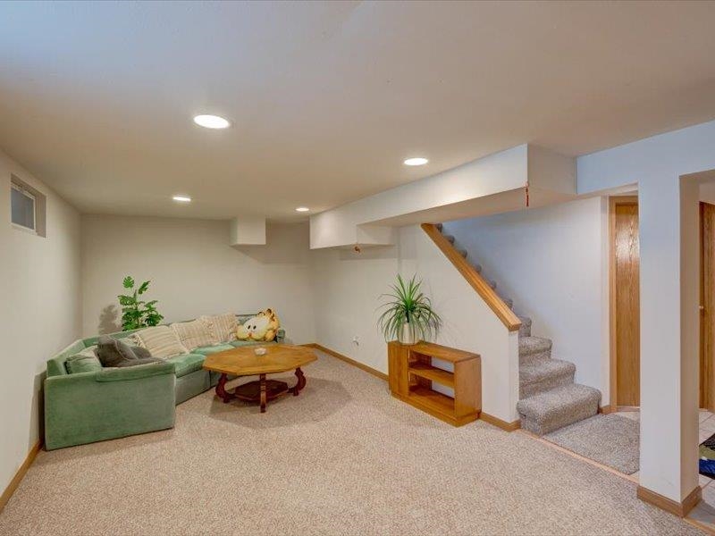 201 North Owen Drive Madison, WI 53705 - Photo 32 of 44