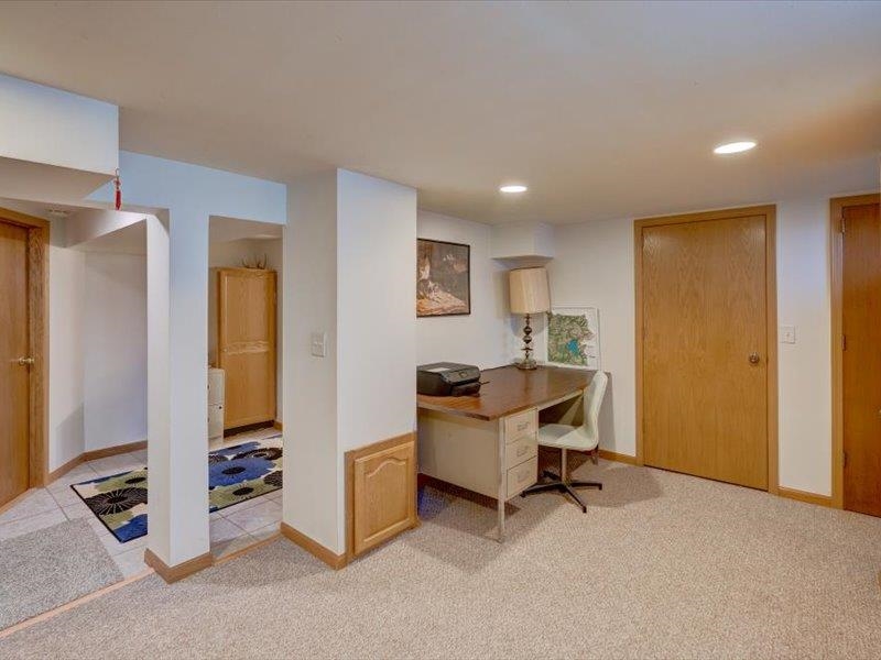 201 North Owen Drive Madison, WI 53705 - Photo 33 of 44