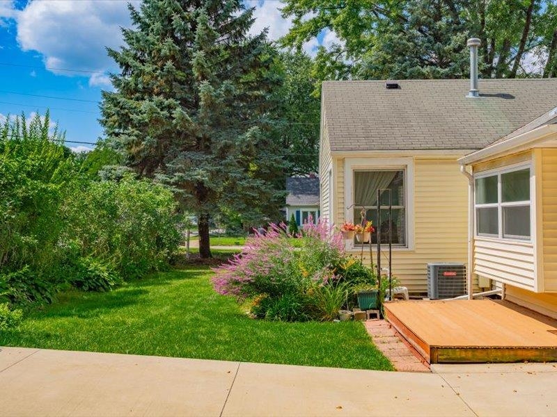 201 North Owen Drive Madison, WI 53705 - Photo 39 of 44