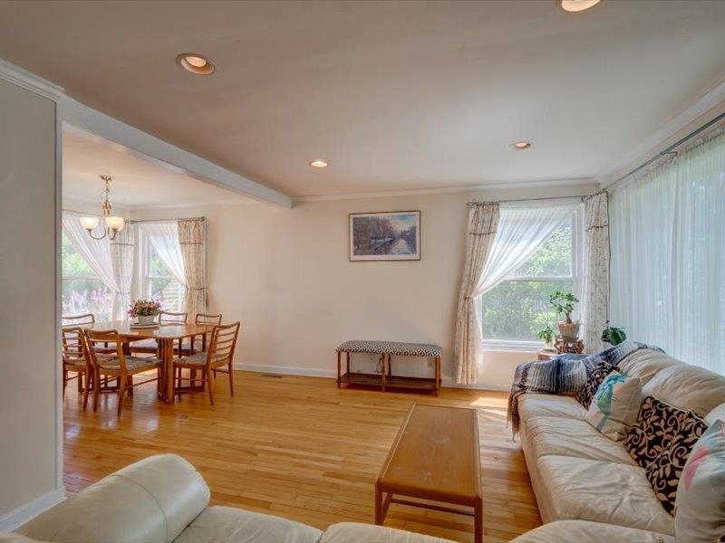 201 North Owen Drive Madison, WI 53705 - Photo 5 of 44