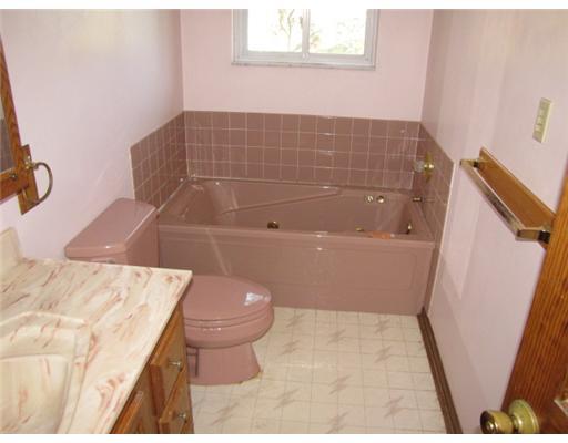 35 Ted Road West Newton, PA 15089 - Photo 10 of 10 Full Bath.