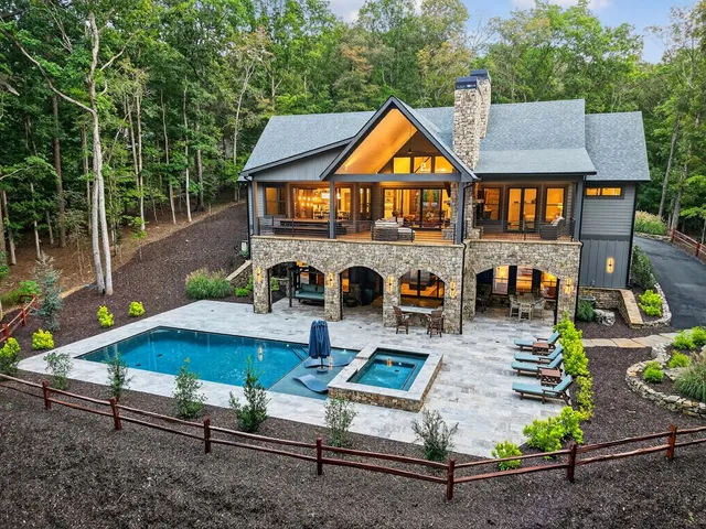 $2,850,000 | 101 Bennett Springs Court, Mineral Bluff, GA 30559