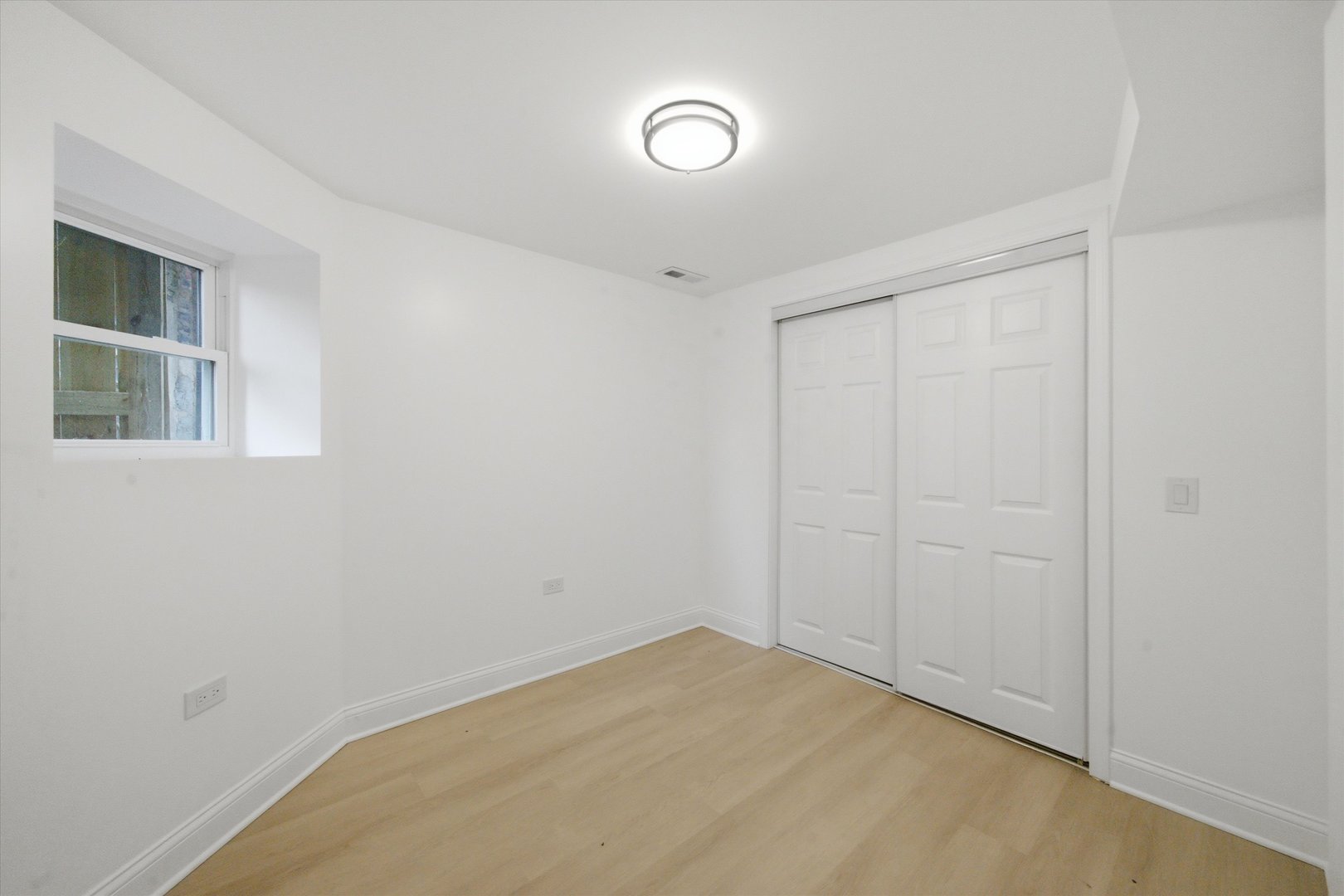 7018 South Rhodes Avenue Chicago, IL 60637 - Photo 11 of 26 Gallery Image 11