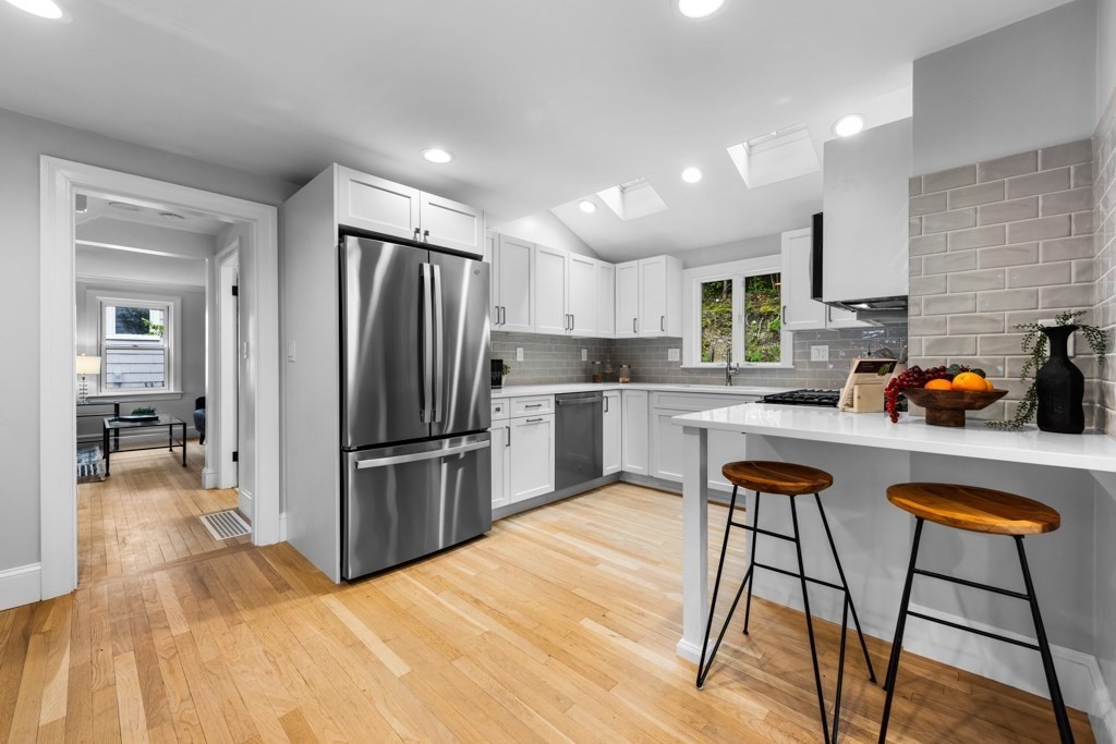 127 Prospect Street Wellesley, MA 02481 - Photo 2 of 40