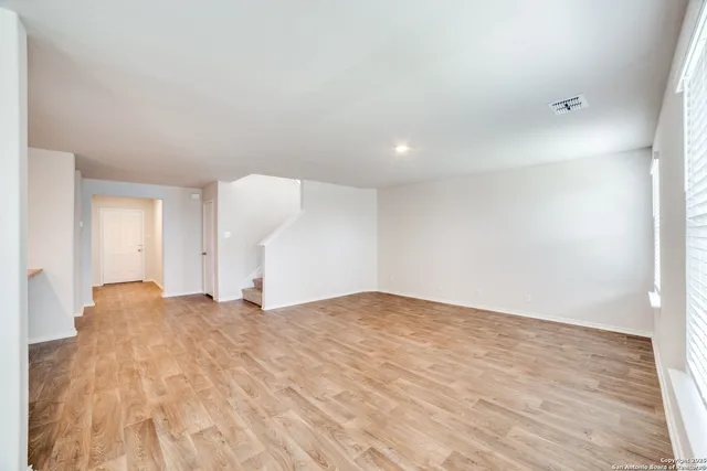 $2,000 | 10054 Bur Sedge, San Antonio, TX 78254