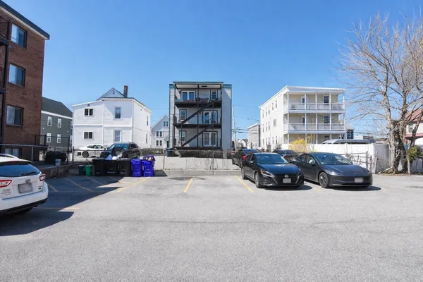 $5,500 | 84 Litchfield Street, Unit 84, Boston, MA 02135