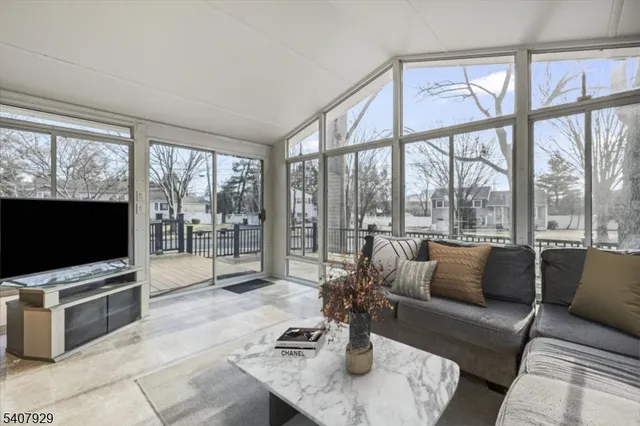 $799,900 | 715 Bush Place, Paramus, NJ 07652