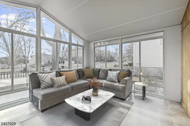 $799,900 | 715 Bush Place, Paramus, NJ 07652