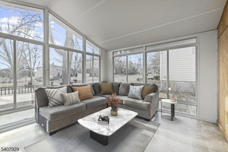 715 Bush Place Paramus, NJ 07652 - Photo 21 of 35