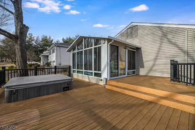 $799,900 | 715 Bush Place, Paramus, NJ 07652