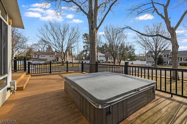 $799,900 | 715 Bush Place, Paramus, NJ 07652