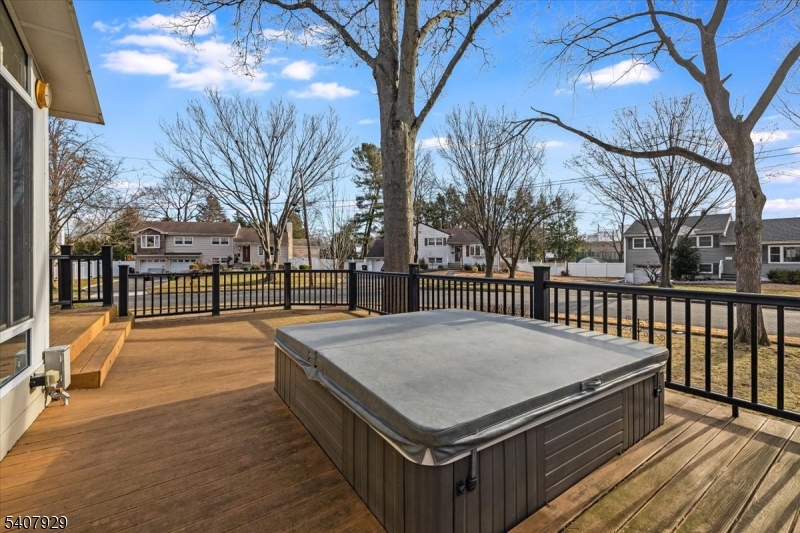 715 Bush Place Paramus, NJ 07652 - Photo 23 of 35