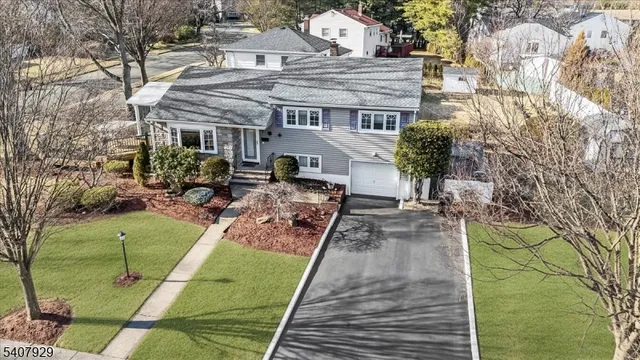 $799,900 | 715 Bush Place, Paramus, NJ 07652