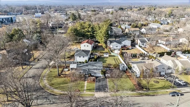 $799,900 | 715 Bush Place, Paramus, NJ 07652