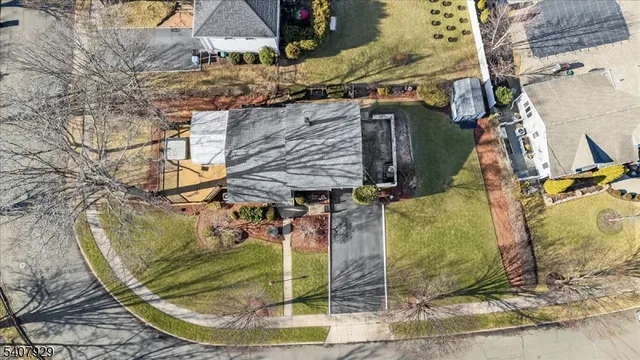 $799,900 | 715 Bush Place, Paramus, NJ 07652