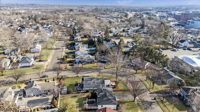 $799,900 | 715 Bush Place, Paramus, NJ 07652