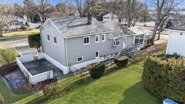 $799,900 | 715 Bush Place, Paramus, NJ 07652