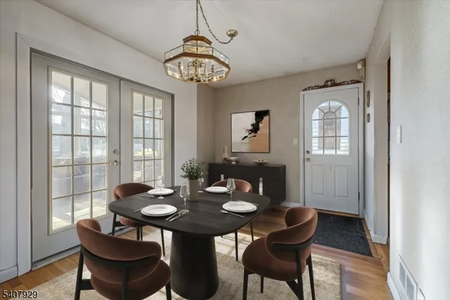 $799,900 | 715 Bush Place, Paramus, NJ 07652