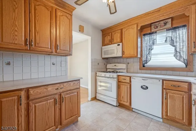 $799,900 | 715 Bush Place, Paramus, NJ 07652