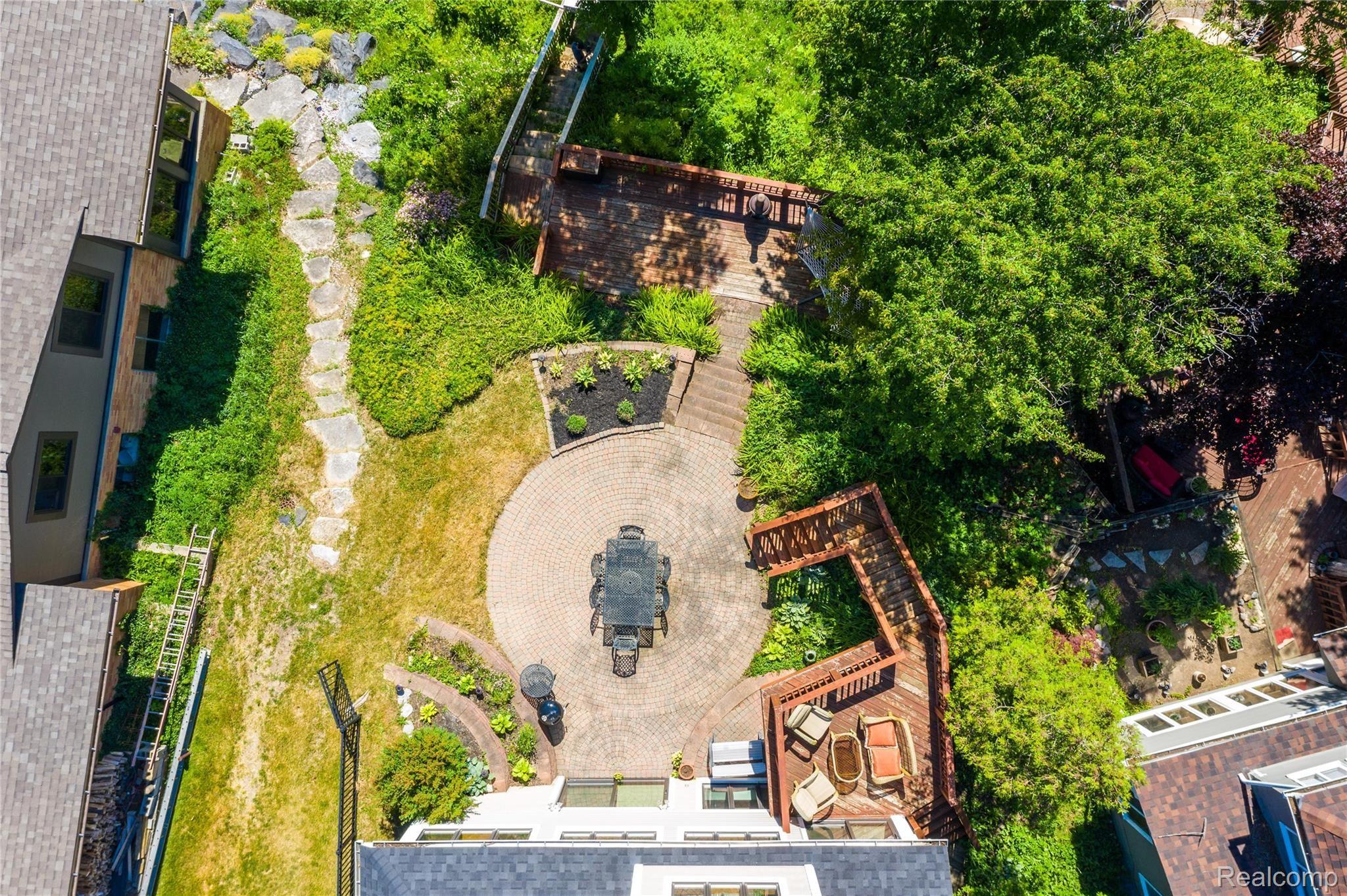 3517 Ormond Road White Lake, MI 48383 - Photo 8 of 52 Exteriors 6.jpg
