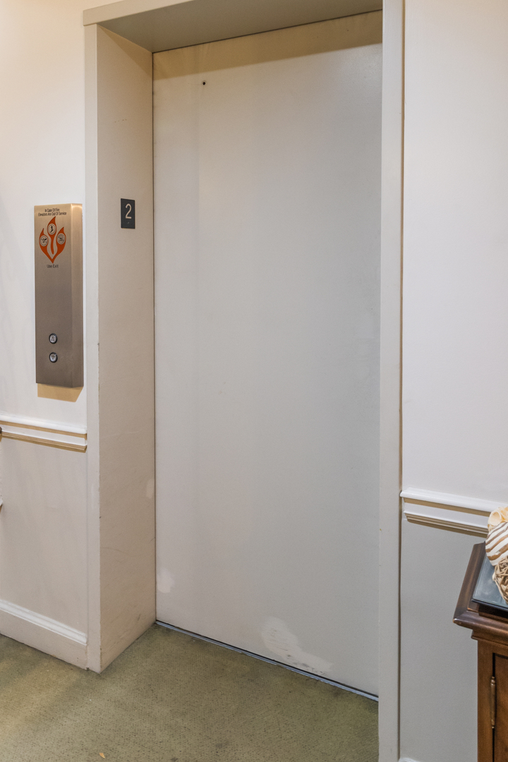 3427 Vollmer Road, Unit 205 Flossmoor, IL 60422 - Photo 21 of 30 a view of closet