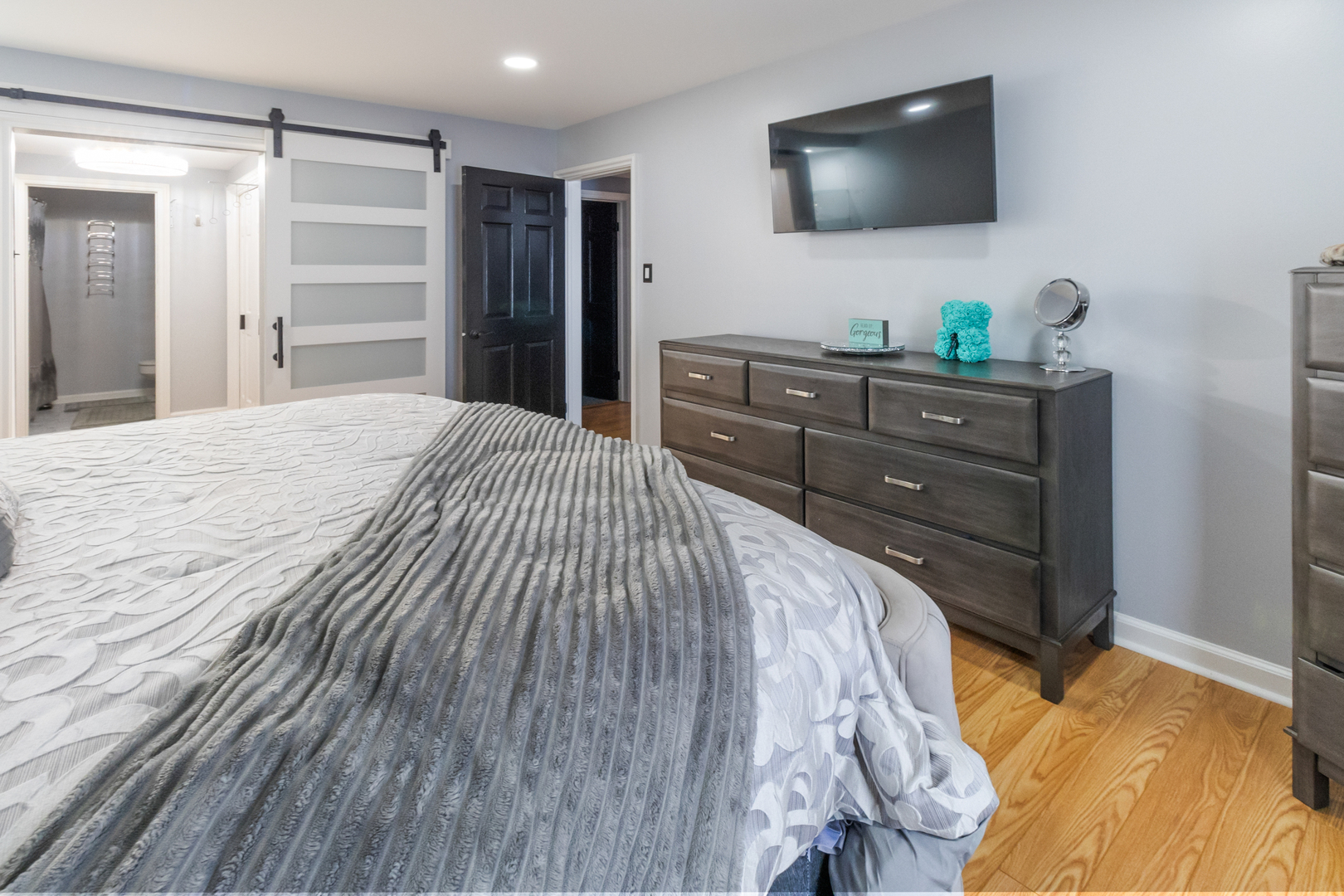 3427 Vollmer Road, Unit 205 Flossmoor, IL 60422 - Photo 10 of 30 a bedroom with a bed and a flat screen tv