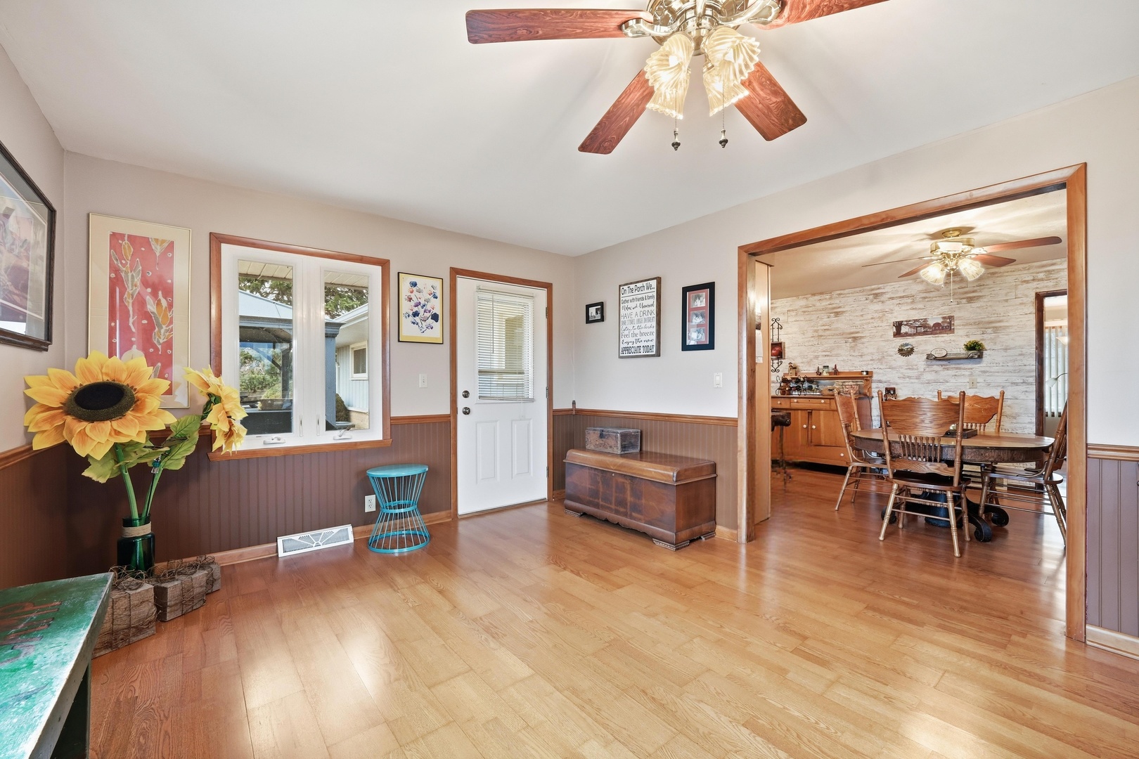 28007 Brickville Road Sycamore, IL 60178 - Photo 8 of 39 a living room filled with furniture