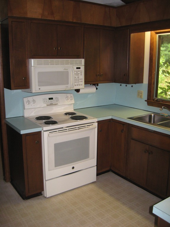 133 Flat Hills Road Amherst, MA 01002 - Photo 8 of 30