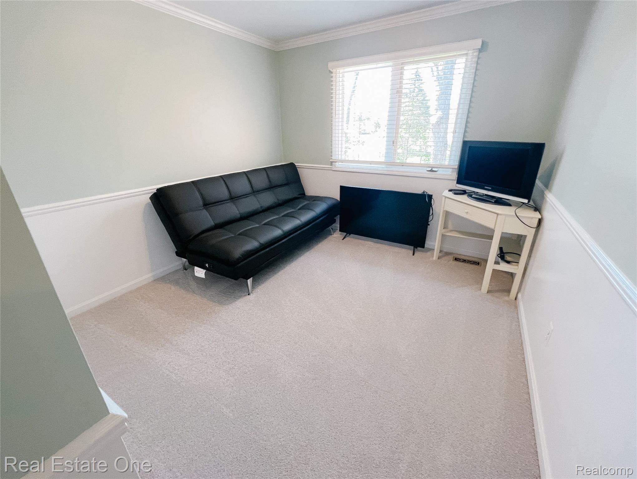 2014 Mapleridge Road Rochester, MI 48309 - Photo 36 of 53 36.jpg