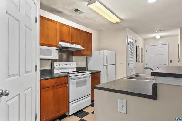 $219,900 | 140 Yellowstone Drive, Unit 303, Charlottesville, VA 22903