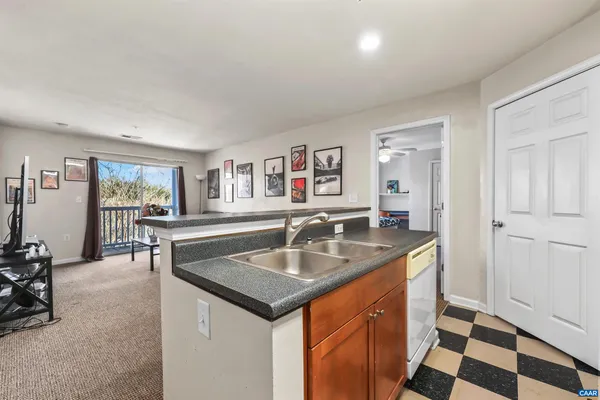 $219,900 | 140 Yellowstone Drive, Unit 303, Charlottesville, VA 22903