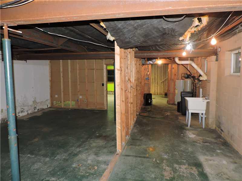 122 Rider Road Chicora, PA 16025 - Photo 14 of 21 Basement/Game Room.