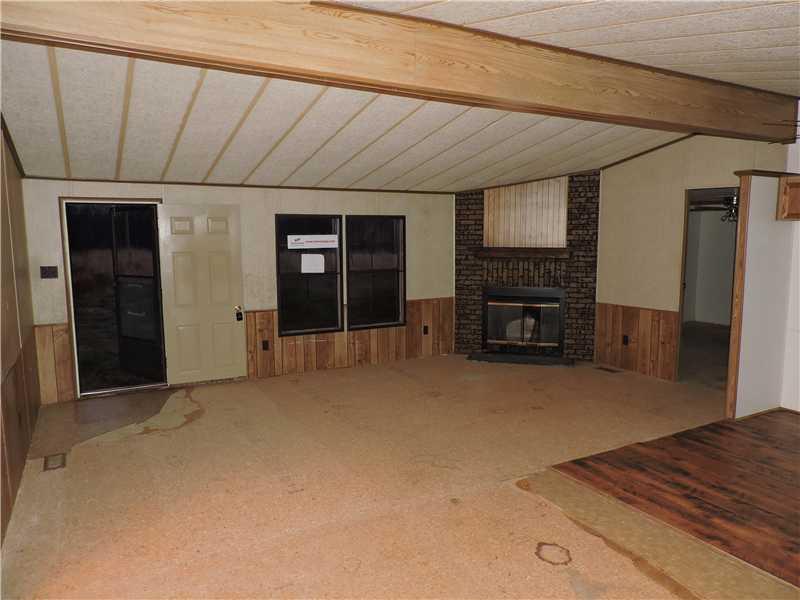 122 Rider Road Chicora, PA 16025 - Photo 3 of 21 Living Room.