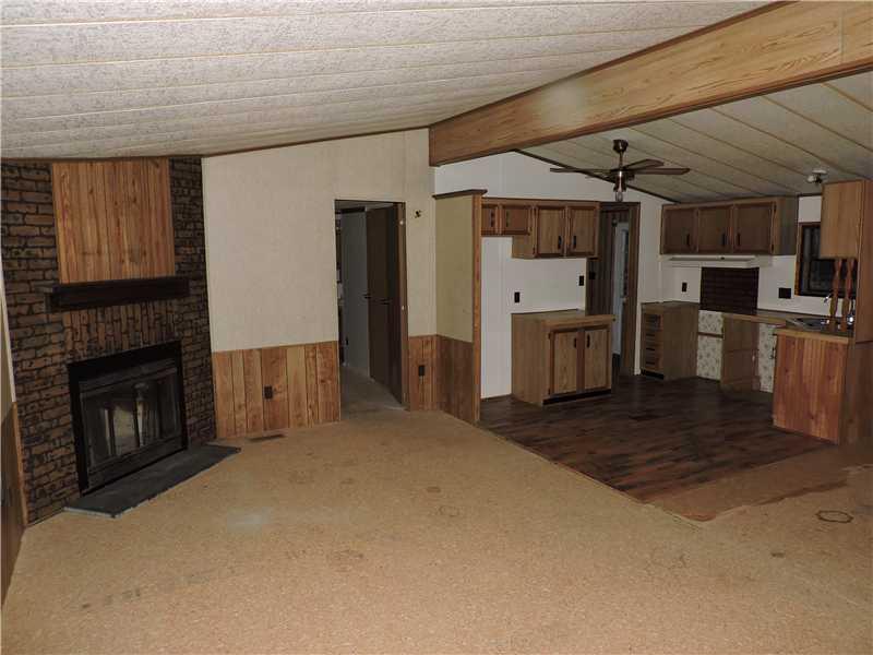 122 Rider Road Chicora, PA 16025 - Photo 4 of 21 Living Room.