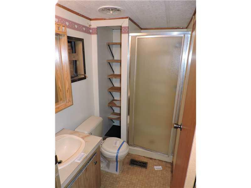 122 Rider Road Chicora, PA 16025 - Photo 8 of 21 Master Bath/Spa.